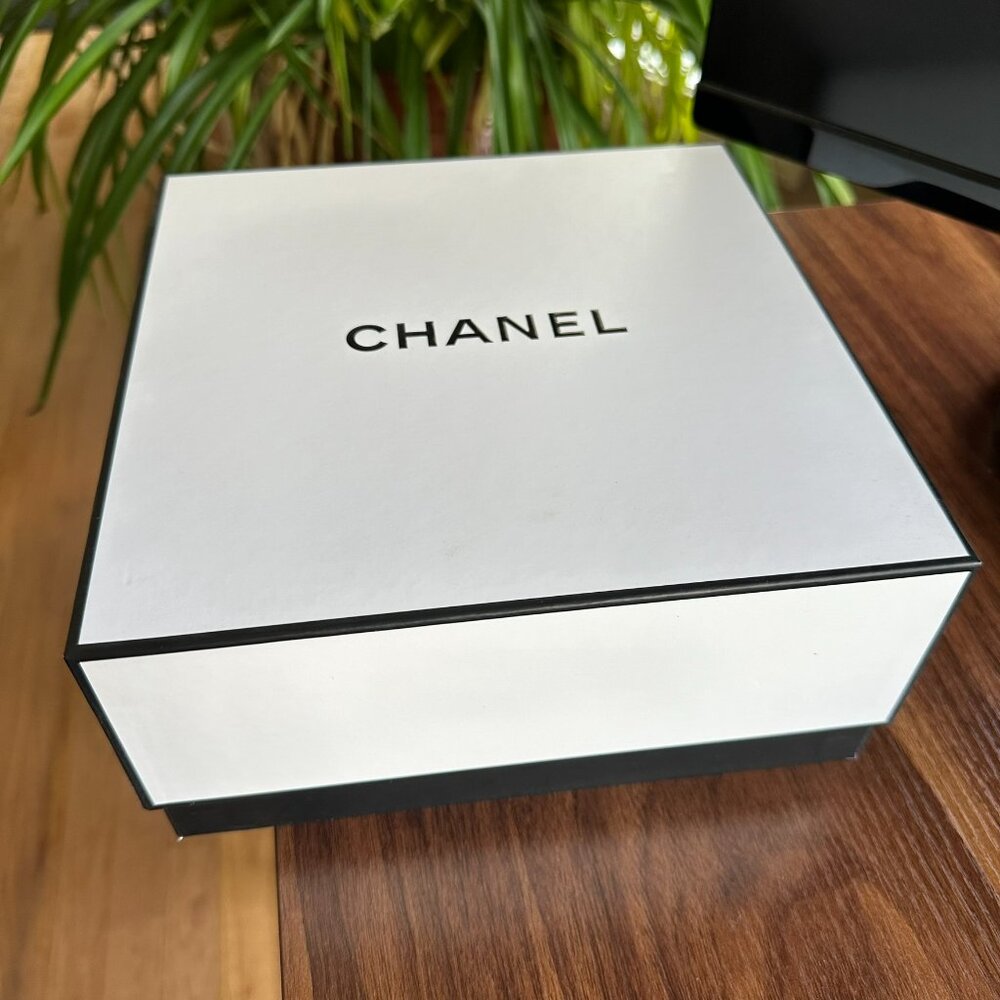 Brand New Chanel Sunglasses - Picture 8 of 8